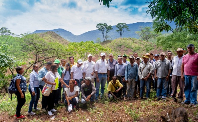 La multinacional Cerrejón, adquirió un predio en el municipio de Barrancas, para ayudar a conservar de los bosques que se encuentran ubicados en áreas protegidas de la Serranía del Perijá.