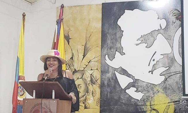 Delia Rosa Bolaño Ipuana, representó a La Guajira II encuentro de mujeres poetas de Macondo.