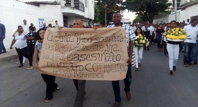 El Movimiento afrodescendiente protestó el lunes en medio de la sepultura de Hernán Antonio Bermúdez Arévalo.