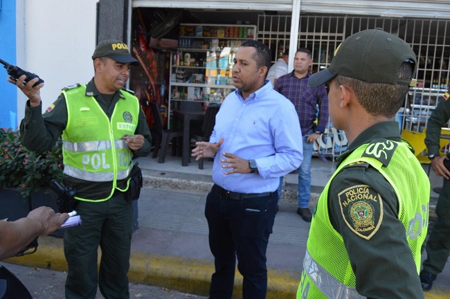 El propio alcalde de Riohacha, hizo un recorrido por las áreas donde pasarán las comparsas.