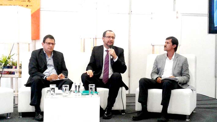 De izquierda a derecha. Jarrison Martínez Collazos, coordinador de investigaciones de Indesco; Rafael Zavala, representante de la FAO en Colombia; Álvaro Acevedo, profesor Uniminuto.