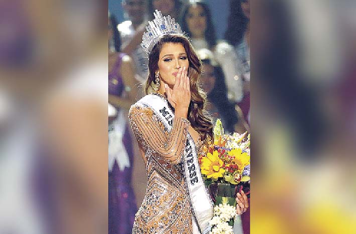 Iris Mittenaere es la nueva ganadora de Miss Universo.