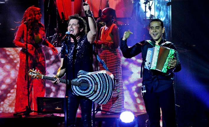 Pasando por el vallenato, la cumbia, el pop-rock y el reggaetón, Carlos Vives demostró que indudablemente está en su mejor momento.