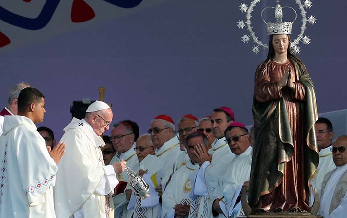 Feligreses asistieron a una misa ofrecida por el papa Francisco ayer miércoles 7 de septiembre de 2017 en el parque Simón Bolívar de Bogotá.