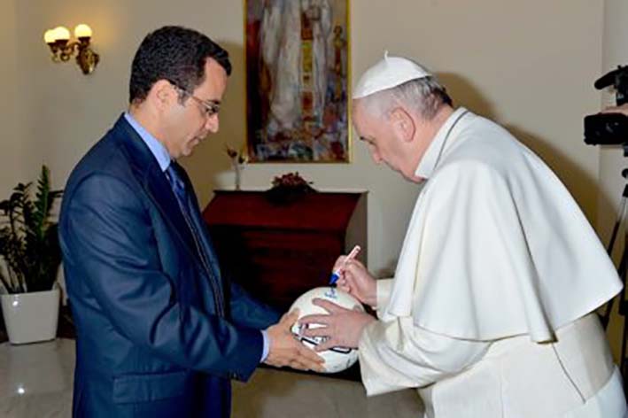 Cesar Mauricio Velásquez O. y el Papa Francisco.