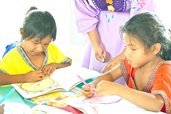Los niños Wayúu van diariamente al centro a recibir conocimientos.