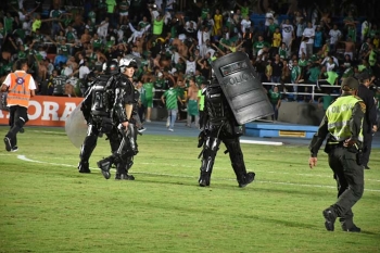 Este jueves, Dimayor dio a conocer que los partidos entre Cali vs. Millonarios y Bucaramanga contra América no serán transmitidos por televisión, como consecuencia de los hechos violentos en el clásico vallecaucano de la Copa Colombia. Este jueves, Dimayor dio a conocer que los partidos entre Cali vs. Millonarios y Bucaramanga contra América no serán transmitidos por televisión, como consecuencia de los hechos violentos en el clásico vallecaucano de la Copa Colombia.