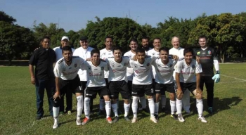 La final será entre Garzón y Villavicencio partido pactado para hoy a las 9:00 a.m. en la cancha del Centro recreacional Teyuna. La final será entre Garzón y Villavicencio partido pactado para hoy a las 9:00 a.m. en la cancha del Centro recreacional Teyuna.