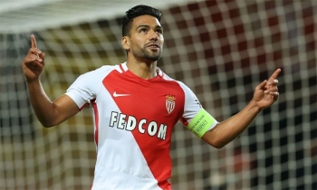 Falcao Vs. Solano, un duelo de samarios que podría darse hoy en el comienzo de la Liga de Campeones. Falcao Vs. Solano, un duelo de samarios que podría darse hoy en el comienzo de la Liga de Campeones.