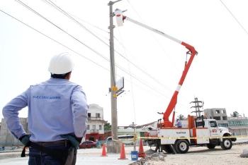 En materia de servicios públicos –especialmente en el tema de energía– la experiencia en Colombia muestra que no hay un modelo que garantice el éxito. En materia de servicios públicos –especialmente en el tema de energía– la experiencia en Colombia muestra que no hay un modelo que garantice el éxito.