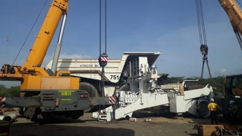 Este es el camión que transportaba 200 toneladas de carbón y que ahora será exhibido en el parque Agua Luna en el municipio de Barrancas. Este es el camión que transportaba 200 toneladas de carbón y que ahora será exhibido en el parque Agua Luna en el municipio de Barrancas.