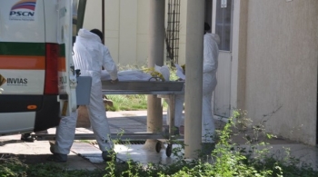 El cadáver del motociclista fue trasladado por las autoridades de tránsito a la morgue de Medicina Legal y Ciencias Forenses local. El cadáver del motociclista fue trasladado por las autoridades de tránsito a la morgue de Medicina Legal y Ciencias Forenses local.
