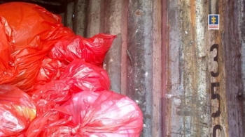 Una comisión de químicos y biólogos, expertos en materia ambiental, verificó que el almacenamiento presentaba graves deficiencias estructurales, al punto que fueron encontradas partes humanas. Una comisión de químicos y biólogos, expertos en materia ambiental, verificó que el almacenamiento presentaba graves deficiencias estructurales, al punto que fueron encontradas partes humanas.