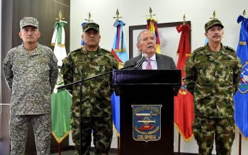 Según Gullermo Botero, ministro de defensa, las autoridades se atendrán "a las investigaciones de la Fiscalía" Según Gullermo Botero, ministro de defensa, las autoridades se atendrán "a las investigaciones de la Fiscalía"