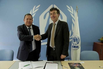 Gobernador (e) Weildler Guerra Curvelo y el Alto Comisionado Jozef Merkx, luego de la firma de la carta. Gobernador (e) Weildler Guerra Curvelo y el Alto Comisionado Jozef Merkx, luego de la firma de la carta.