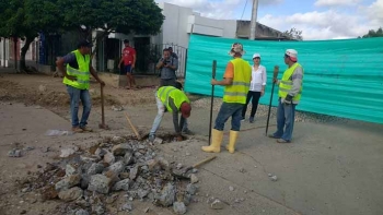 Los trabajos están planificados para culminar en mínimo 10 días y máximo 15, para que la vía vuelva su normalidad y los transeúntes puedan circular con tranquilidad. Los trabajos están planificados para culminar en mínimo 10 días y máximo 15, para que la vía vuelva su normalidad y los transeúntes puedan circular con tranquilidad.