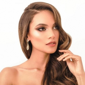 El 25 de agosto en el centro de convenciones Anas Mai, se realizará la imposición de banda a Claudia Maryan Montenegro Acosta, señorita Guajira. El 25 de agosto en el centro de convenciones Anas Mai, se realizará la imposición de banda a Claudia Maryan Montenegro Acosta, señorita Guajira.