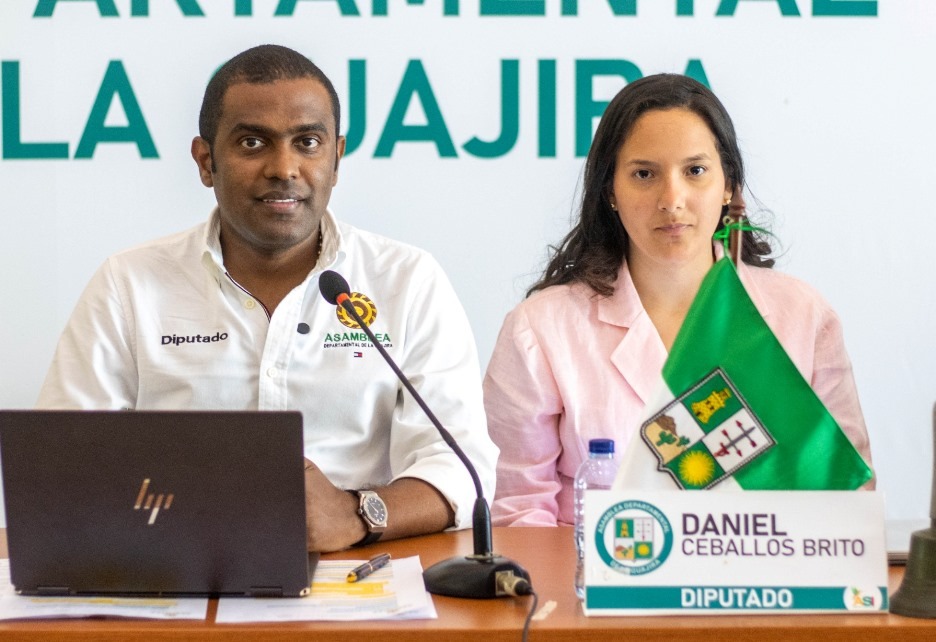 El presidente de la asamblea de La Guajira, Daniel Ceballos y La presidenta del CDJ, Valeria Escobar, lideraron la sesionn de este martes. El presidente de la asamblea de La Guajira, Daniel Ceballos y La presidenta del CDJ, Valeria Escobar, lideraron la sesionn de este martes.
