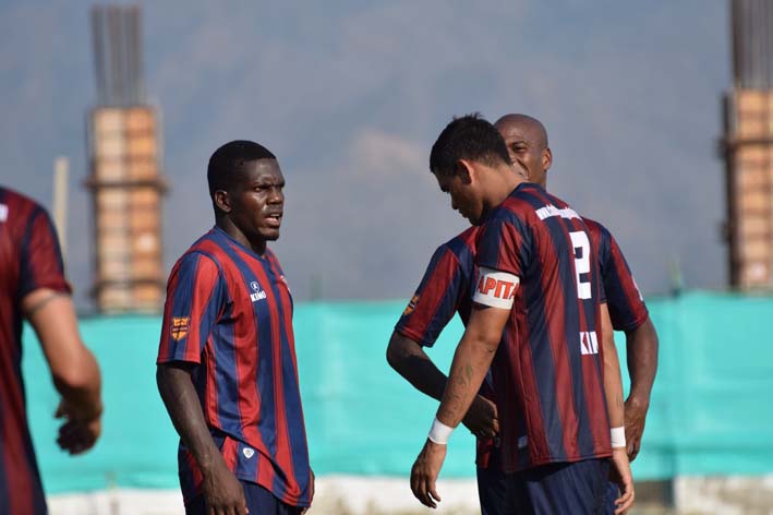 Carlos Angulo, anotó el gol que abrió la senda de la victoria para el equipo samario en el duelo ante el Barranquilla. Carlos Angulo, anotó el gol que abrió la senda de la victoria para el equipo samario en el duelo ante el Barranquilla.