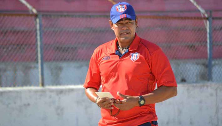 Víctor ‘El Chino’ González, asistirá a José Santa en la dirección técnica del Pereira.