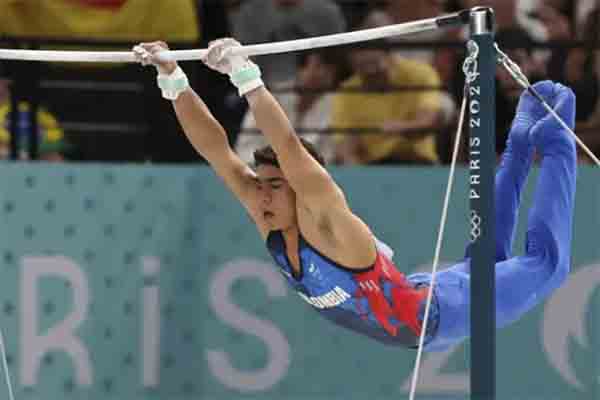 Ángel Barajas, gimnasta colombiano ganador de la medalla de plata en los Juegos Olímpicos de París 2024.