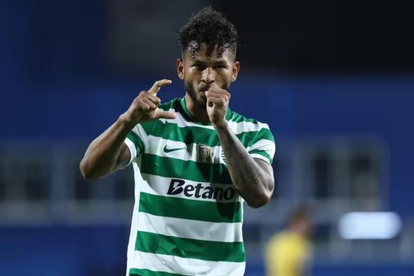 Luis Javier Suárez, delantero samario que milita en el Sporting de Lisboa de Portugal. Foto EFE 