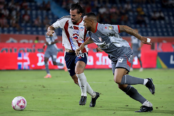 Partido disputado en fechas anteriores entre Atlético Junior y Santa Fe. Foto División Mayor del Futbol Colombiano (Dimayor)