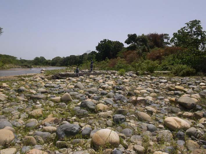 El río de Cotoprix se mantiene seco y la comunidad necesita ayuda.