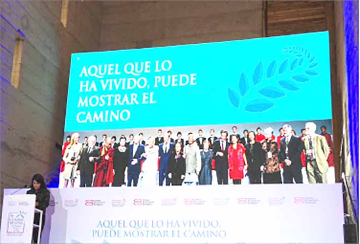 Durante la Cumbre Mundial de Premios Nobel de Paz, diferentes ganadores de este galardón elogiaron a Colombia por finalizar el conflicto armado con las Farc, mientras que criticaron la nueva administración de Donald Trump.