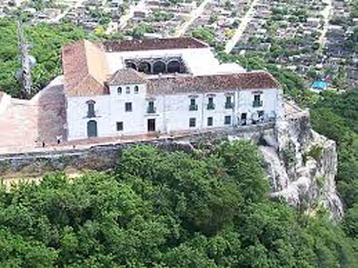 Mirada aérea del cerro, donde está el convento desde hace 410 años.