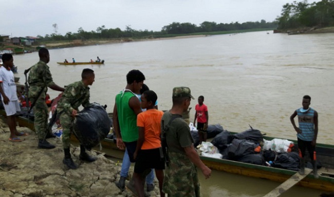 El agua ya alcanza el metro y medio de altura.