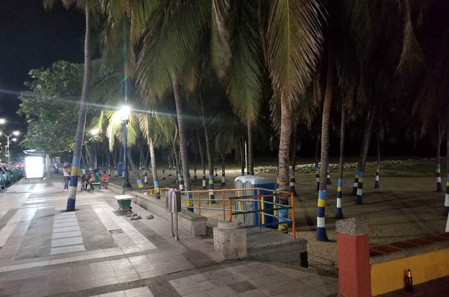 El Distrito de Riohacha viene recuperando el espacio público de manera ardua mediante socialización y operativos con el acompañamientos de las autoridades de Policía, Ejército, Emigración Colombia.  El Camellón de la Primera.