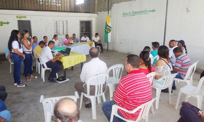 Los comunales de los barrios Las Villas, Luis Eduardo Cuéllar, Obrero, San Francisco, Entre Ríos, José Arnoldo Marín, 20 de Julio, lideraron una reunión con el Mandatario para resolver la problemática comunal de la ciudad.
