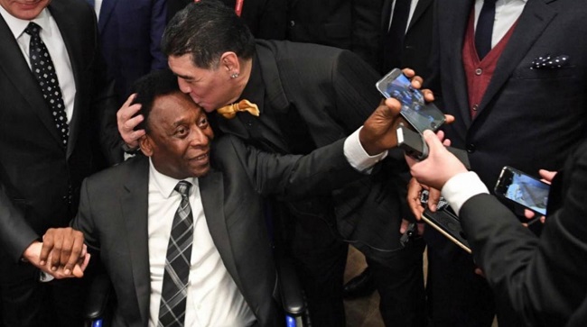 Pelé y Maradona tienen una relación "perfecta", después de algunos desentendidos que los enfrentaron en los últimos años.