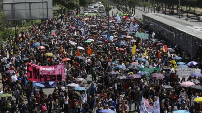 Gobierno pide suspender paro del 4 de diciembre y propone diálogos paralelos