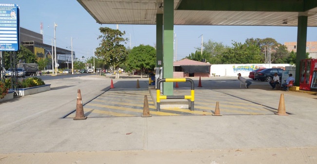 Las Estaciones de Servicios continúan cerradas como protesta por el cupo de combustible que autoriza el Ministerio de Minas.