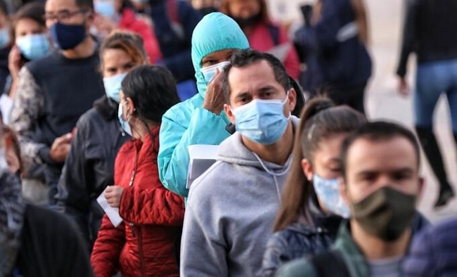 Las autoridades sanitarias pidieron a la comunidad asistir a los puntos de vacunación y mantener las normas de bioseguridad.