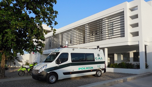 En la estación de Policía de Riohacha están recluidos los dos policías que están investigados por varios delitos.