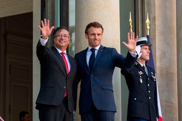 Los jefes de estado de Francia, Emmanuel Macron y de Colombia, Gustavo Petro.