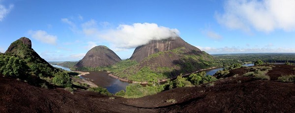 Entre los atractivos turísticos que se están promoviendo de Guanía se destacan la Reserva Nacional Natural Puinawai y los asentamientos indígenas, entre otros lugares.