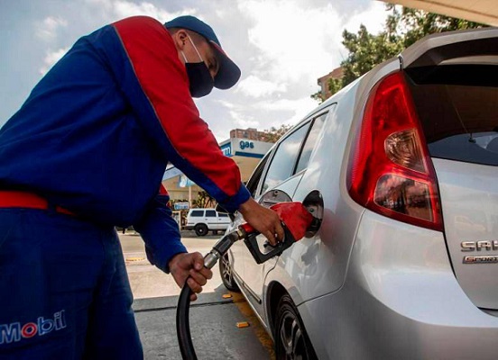 En las redes sociales continúan las reacciones y varias personas se han manifestado tras el nuevo aumento en el precio de la gasolina.