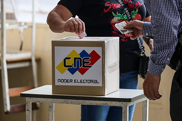 La elección de 569 cargos, incluidos 285 diputados y 24 gobernadores, ha generado un cisma entre los opositores al chavismo. EFE/ Miguel Gutierrez