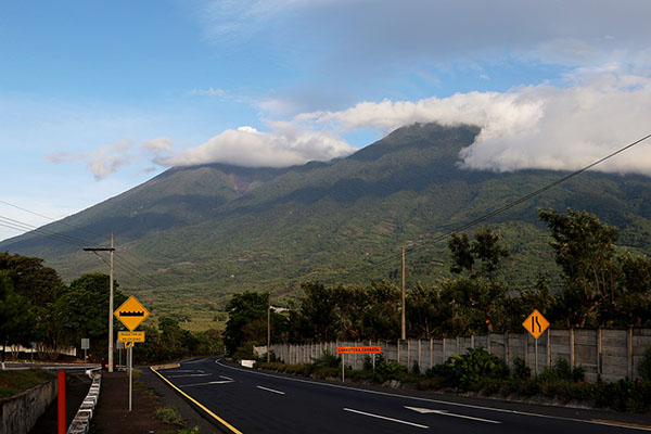 El volcán de Fuego en Guatemala entra en calma tras erupción.