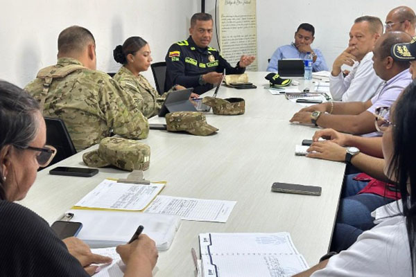 El consejo de seguridad se llevó a cabo articuladamente entre la Alcaldía con la Policía Nacional, el Ejército, la Fiscalía y demás autoridades. Foto portal La Guajira Hoy