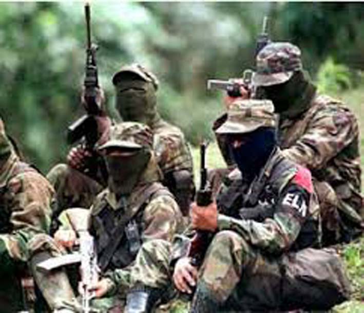 la Fiscalía solicitó audiencia de imputación contra los tres comandantes del Frente de Guerra Occidental del ELN por secuestro extorsivo y 87 casos de reclutamiento ilícito.