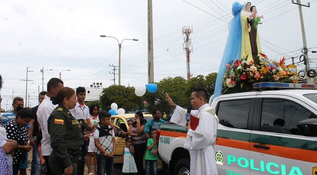 Anualmente varias caravanas de vehículo recorren las calles con la imagen de la virgen para rendirle honor.