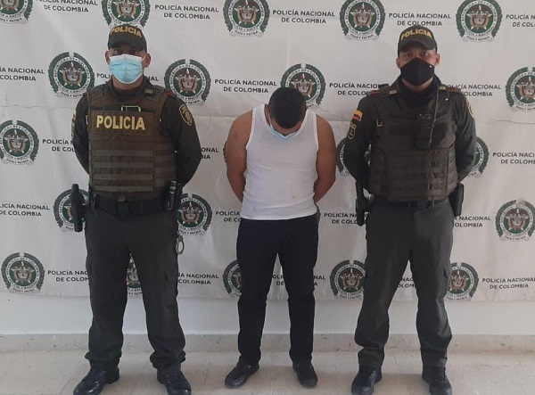 El capturado, por maltrato y violencia femenina, estará preso y esperando por una sentencia justa por tales actos de vandalismo 