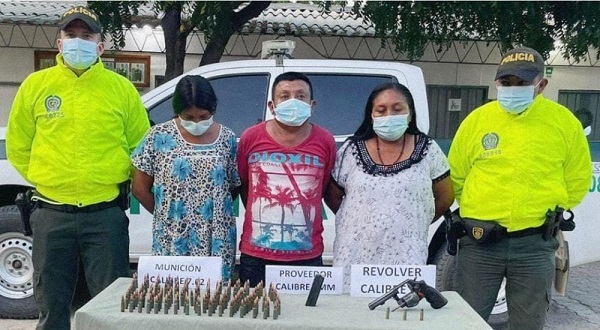 Dos mujeres y un hombre, todos de la etnia wayuu fueron capturados en sus comunidades por poseer armas de fuego.