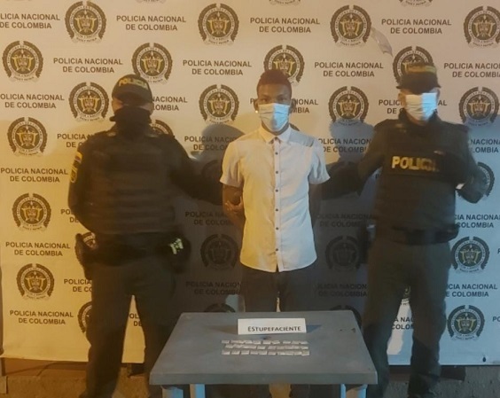 Capturado, joven con 30 papeletas de Cocaína, para su venta y consumo, se le impondrá un juicio justo