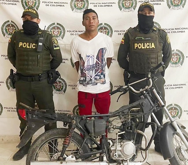 Cristian Miguel Deluquez, señalado de haberse robado esa motocicleta y la Policía cogió con la mano en la masa.